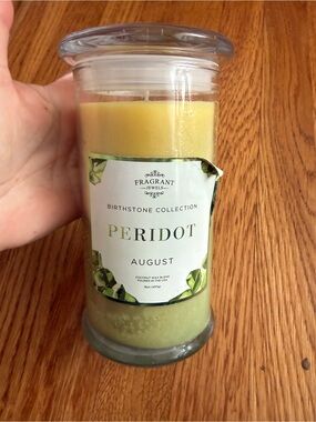 Fragrant Jewels green August birthday candle